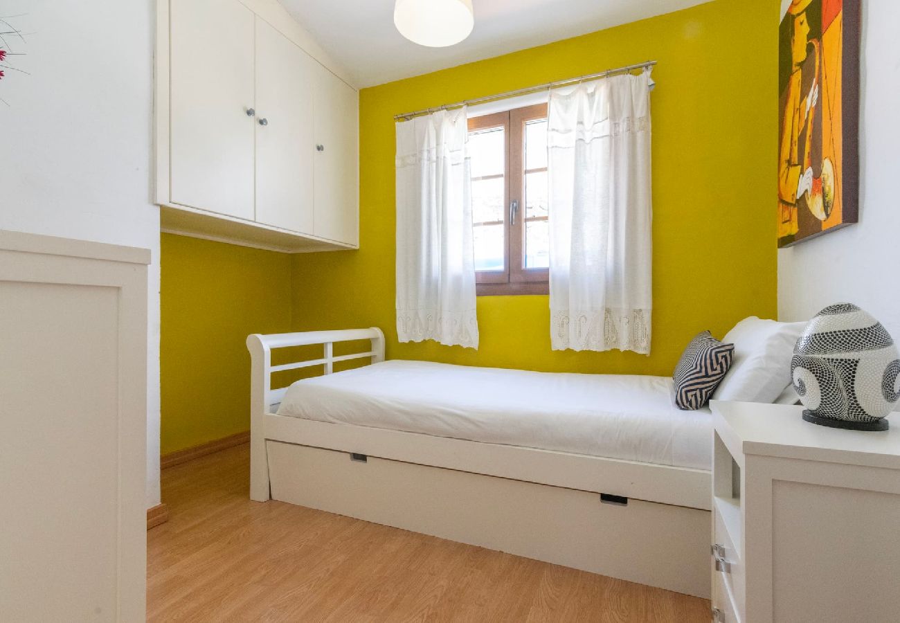 Huis in Agaete - GC0366 Vakantiehuis met verwarmd privé zwembad in Agaete 