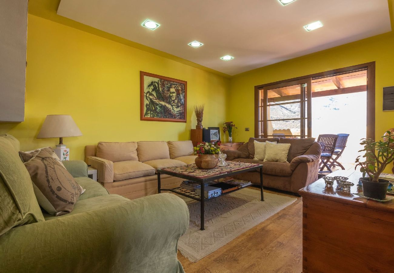 Huis in Agaete - GC0366 Vakantiehuis met verwarmd privé zwembad in Agaete 