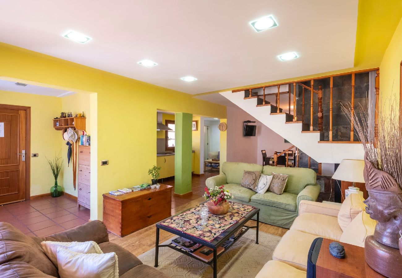 Huis in Agaete - GC0366 Vakantiehuis met verwarmd privé zwembad in Agaete 