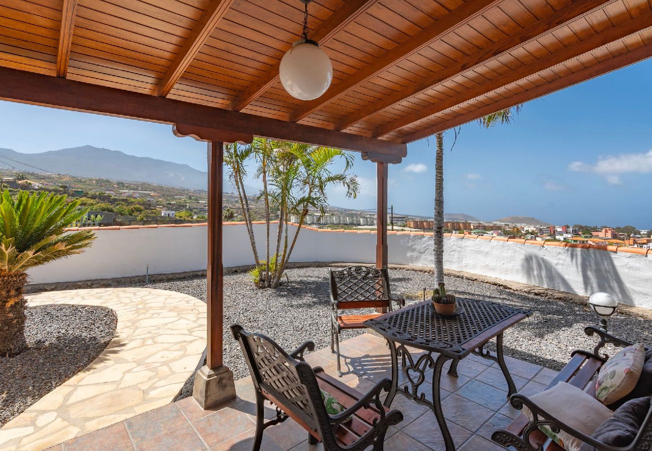 Huis in Los Llanos de Aridane -  LP1125 Vakantiehuis met privé zwembad in Los Llanos