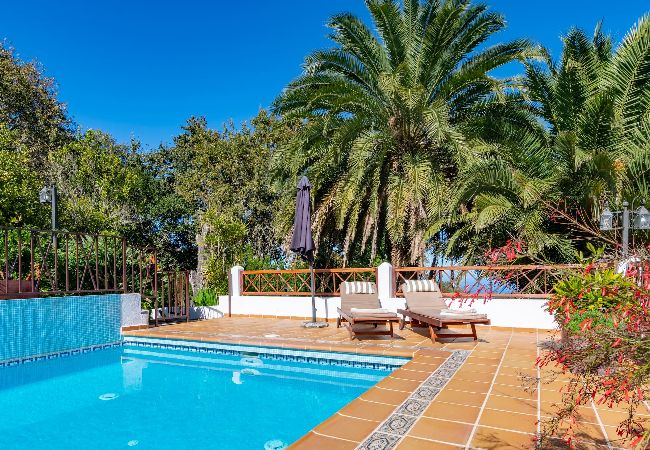 Cottage in Moya - GC0003 Vakantiehuis met gedeeld zwembad in Fontanales