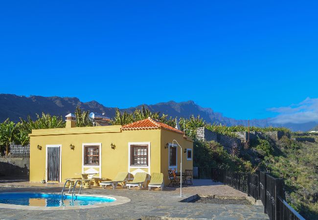 Cottage in Tazacorte - LP1103 Vakantiehuis met privé zwembad in  Tazacorte