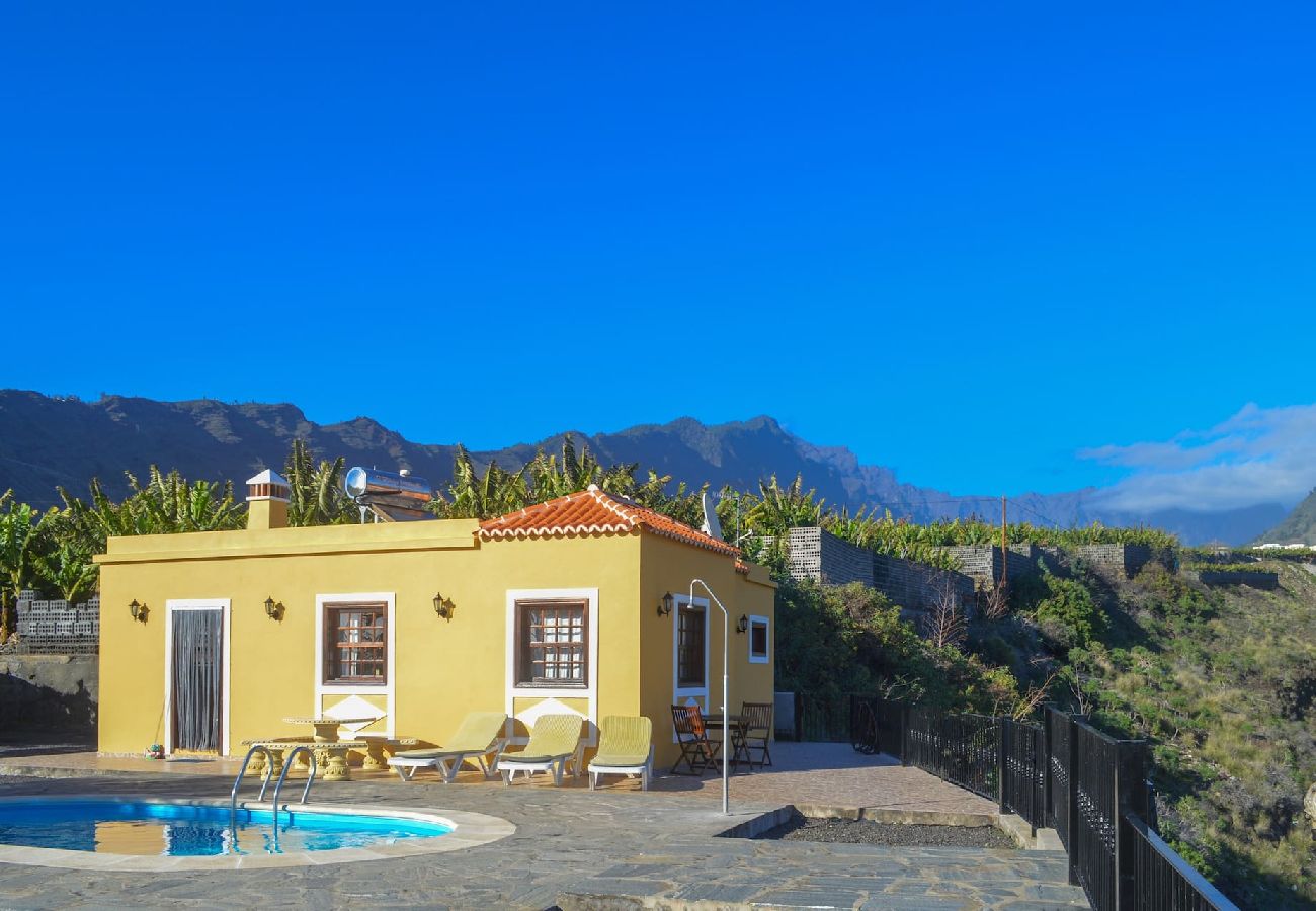 Cottage in Tazacorte - LP1103 Vakantiehuis met privé zwembad in  Tazacorte