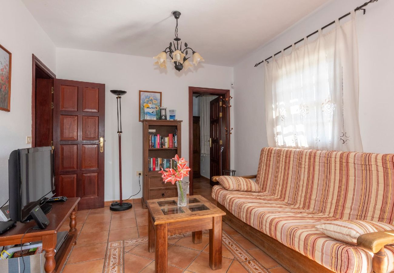 Cottage in Tazacorte - LP1103 Vakantiehuis met privé zwembad in  Tazacorte