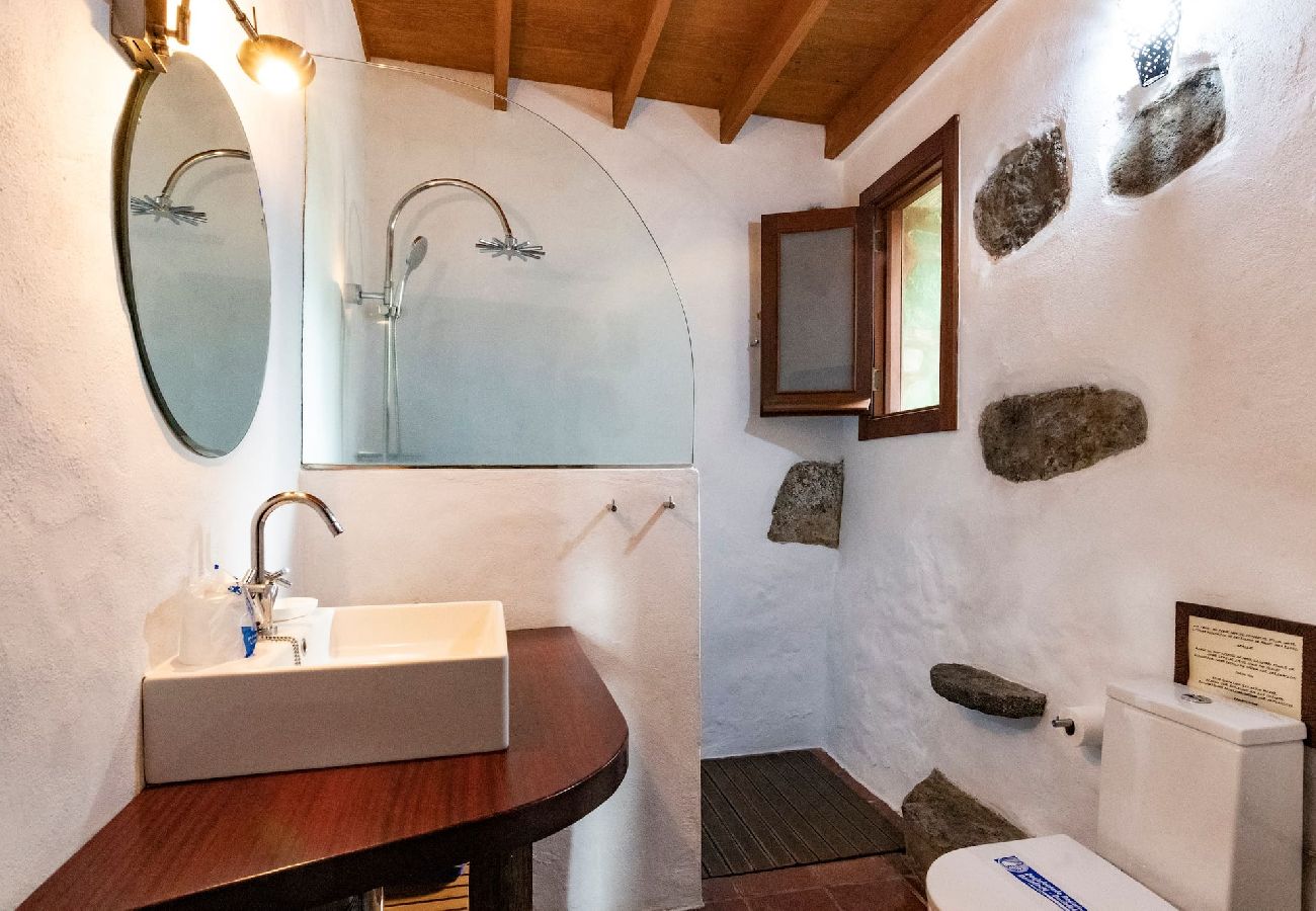 Cottage in Moya - GC0016 Vakantiehuis met privé zwembad in Fontanales