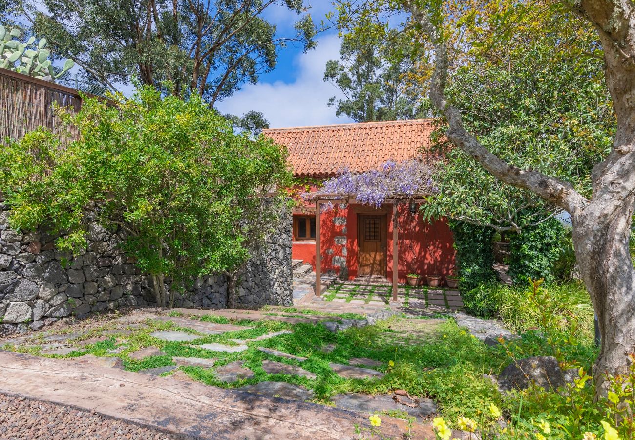 Cottage in Moya - GC0016 Vakantiehuis met privé zwembad in Fontanales