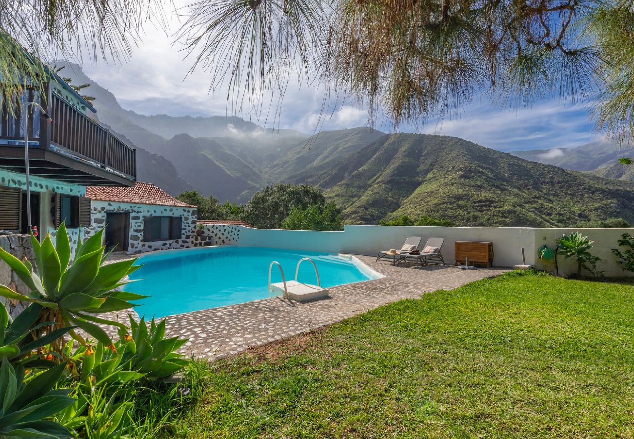 Huis in Agaete - GC0369 Vakantiehuis met privé zwembad in El Risco
