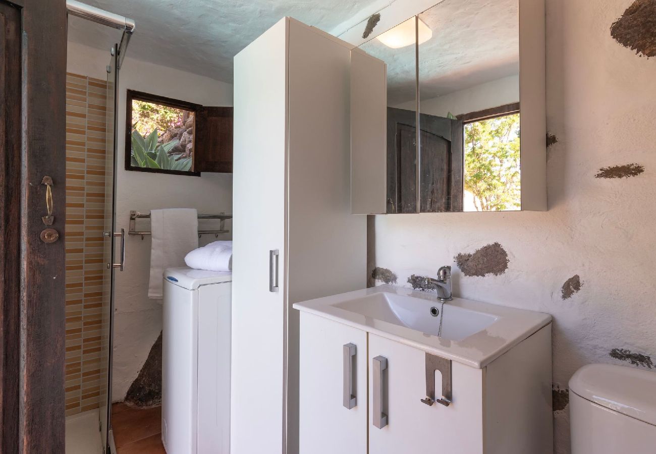 Huis in Agaete - GC0369 Vakantiehuis met privé zwembad in El Risco