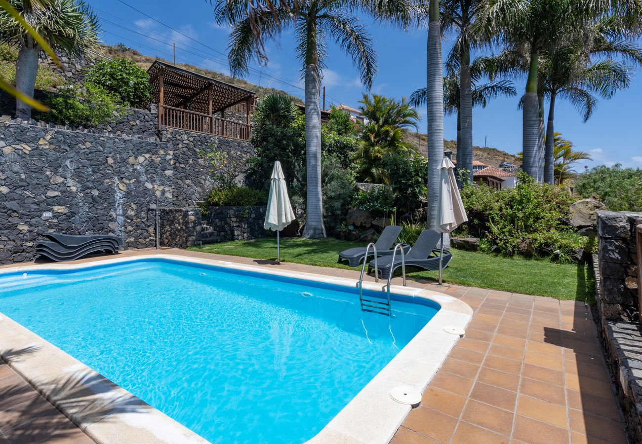 Cottage in Villa de Mazo - LP1061 Vakantiehuis met gedeeld zwembad in Mazo