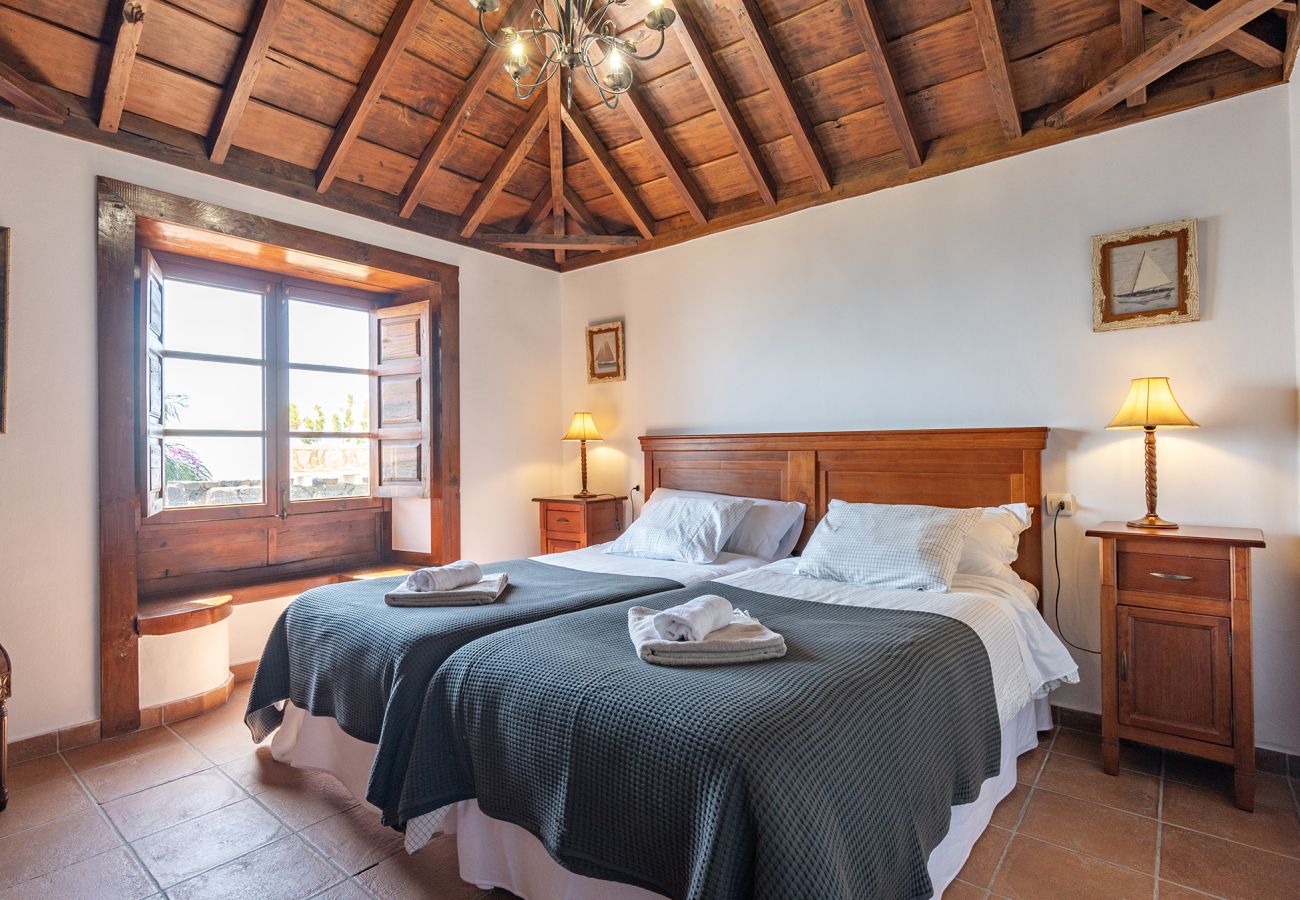 Cottage in Villa de Mazo - LP1061 Vakantiehuis met gedeeld zwembad in Mazo