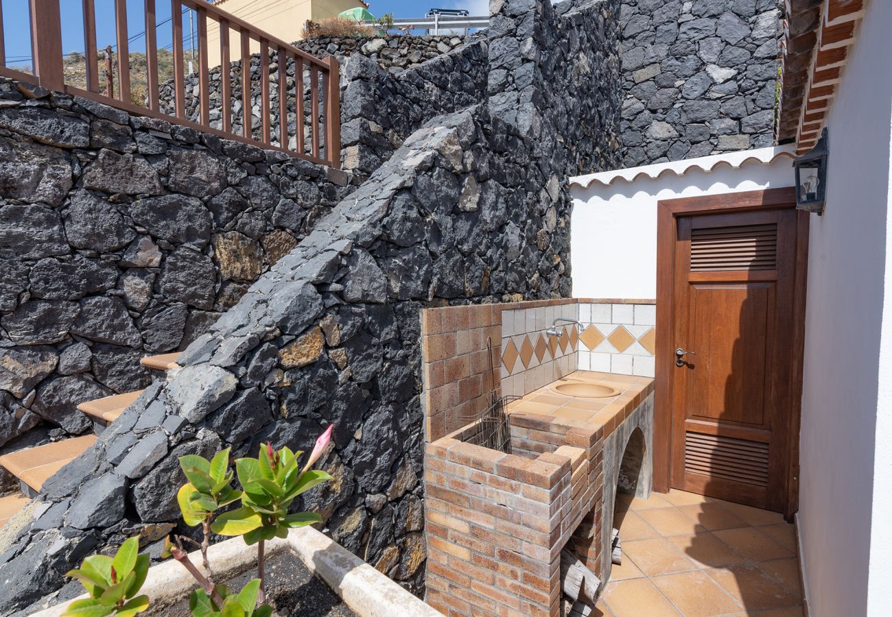 Cottage in Villa de Mazo - LP1061 Vakantiehuis met gedeeld zwembad in Mazo