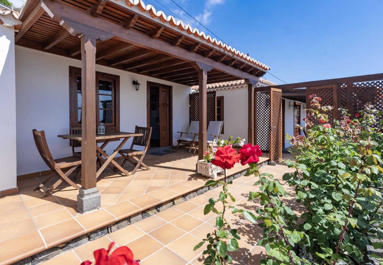 Cottage in Villa de Mazo - LP1061 Vakantiehuis met gedeeld zwembad in Mazo