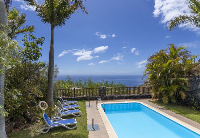 Cottage in Villa de Mazo - LP1062 Vakantiehuis met gedeeld zwembad in Mazo