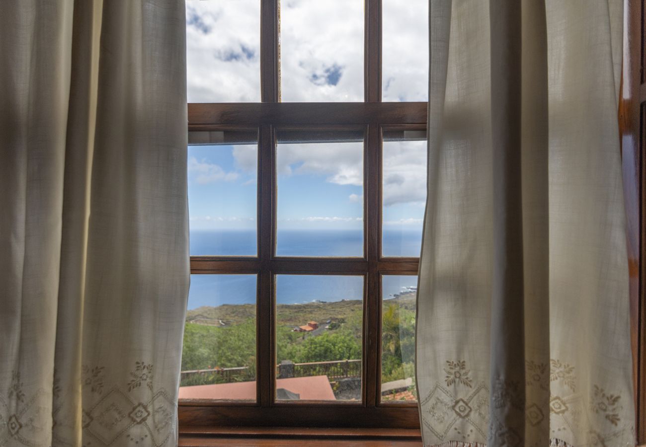 Cottage in Villa de Mazo - LP1062 Vakantiehuis met gedeeld zwembad in Mazo