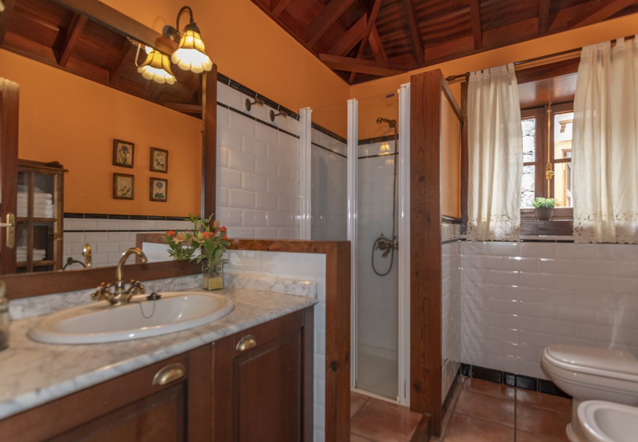 Cottage in Villa de Mazo - LP1062 Vakantiehuis met gedeeld zwembad in Mazo