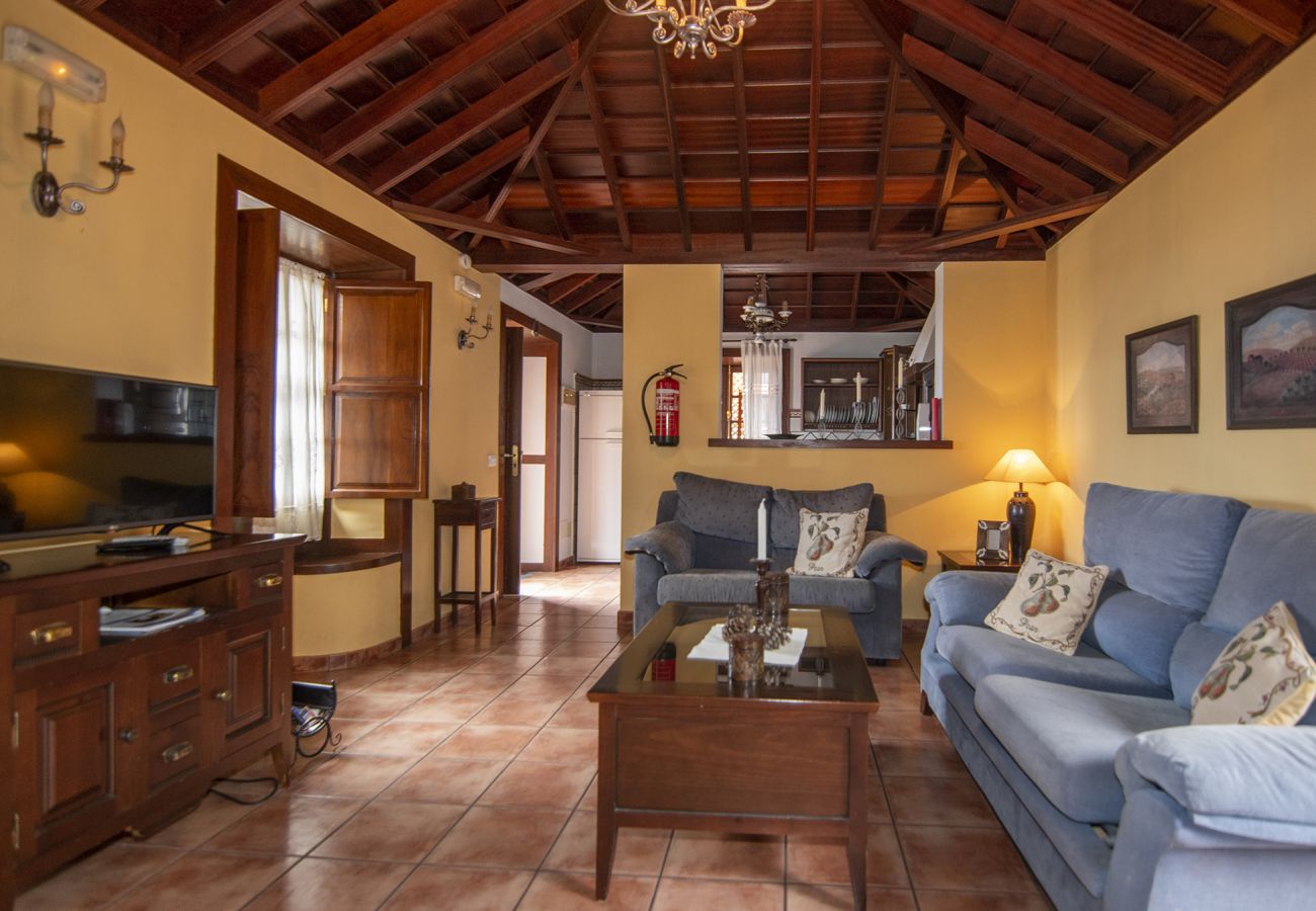 Cottage in Villa de Mazo - LP1062 Vakantiehuis met gedeeld zwembad in Mazo