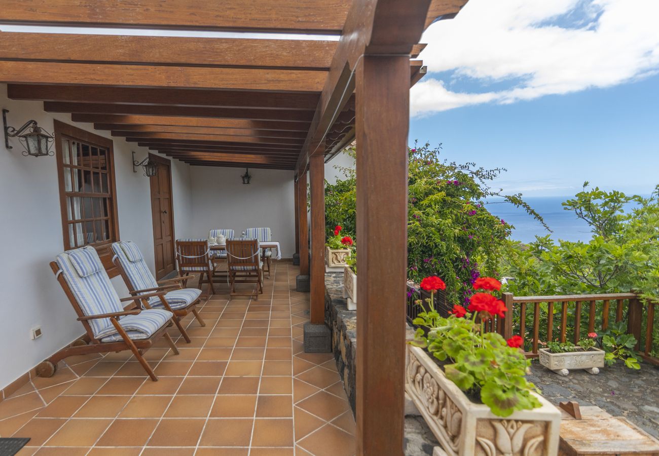 Cottage in Villa de Mazo - LP1062 Vakantiehuis met gedeeld zwembad in Mazo