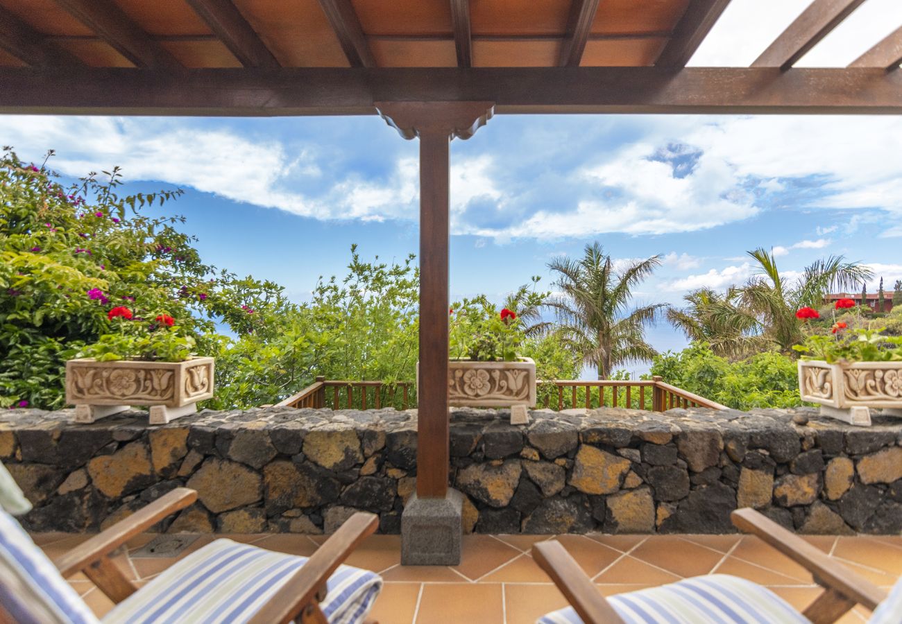 Cottage in Villa de Mazo - LP1062 Vakantiehuis met gedeeld zwembad in Mazo