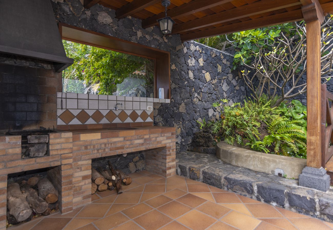 Cottage in Villa de Mazo - LP1063 Vakantiehuis met gedeeld zwembad in Mazo