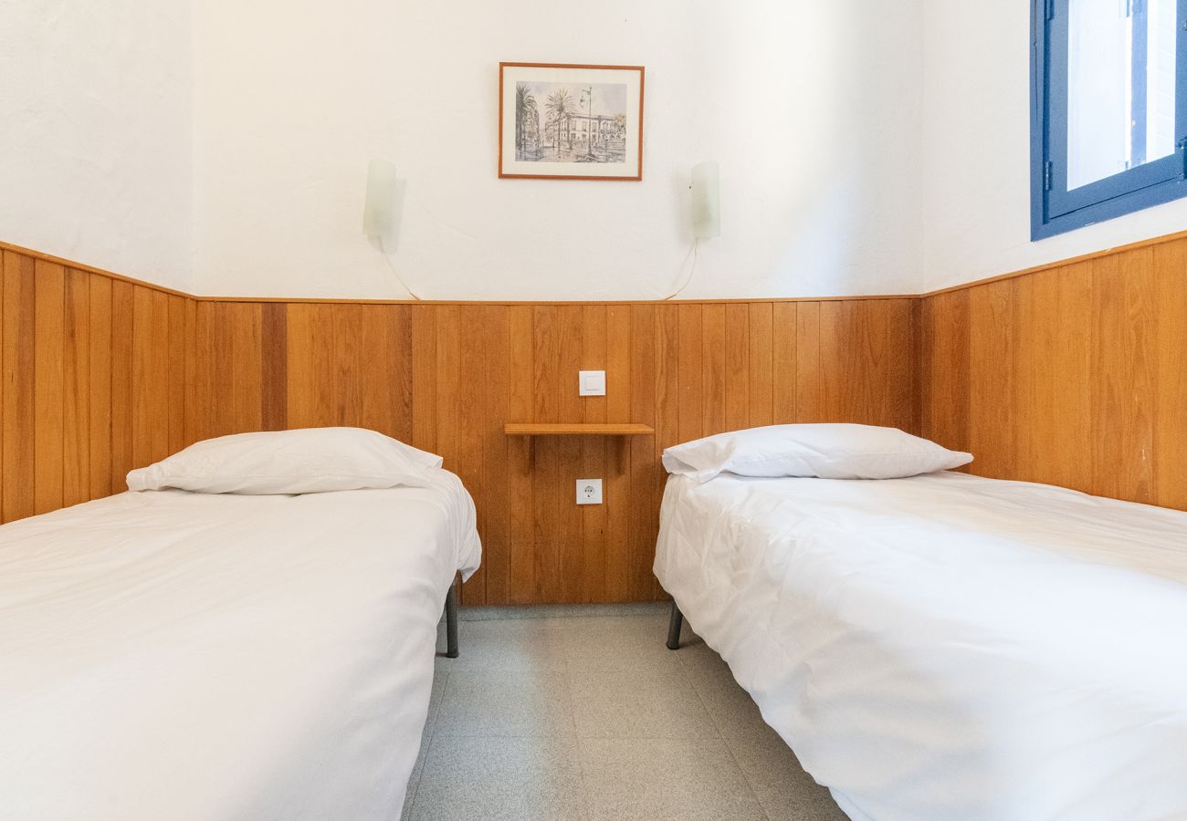 Rijhuis in San Bartolomé de Tirajana - GC0274 Vakantiehuis in Chira met gedeeld zwembad