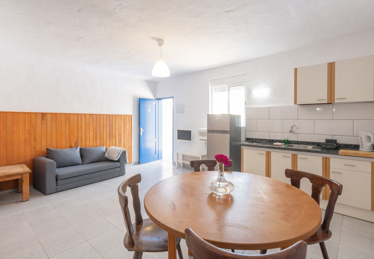 Rijhuis in San Bartolomé de Tirajana - GC0274 Vakantiehuis in Chira met gedeeld zwembad