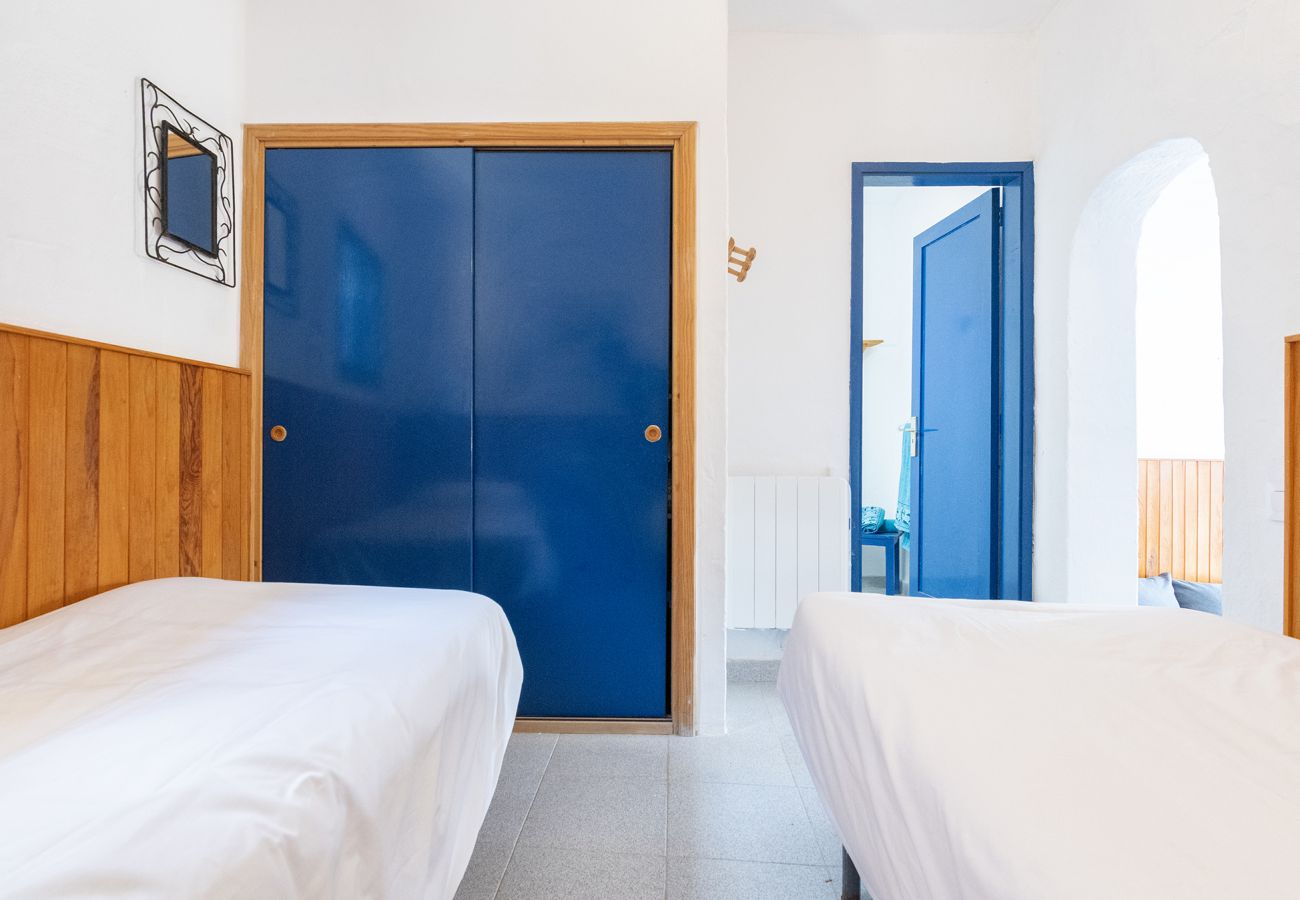 Rijhuis in San Bartolomé de Tirajana - GC0274 Vakantiehuis in Chira met gedeeld zwembad