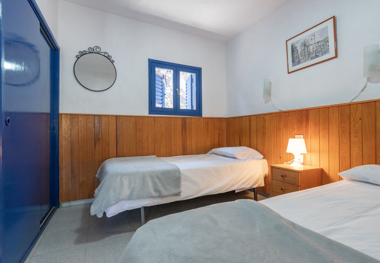 Rijhuis in San Bartolomé de Tirajana - GC0275 Vakantiehuis in Chira met gedeeld zwembad