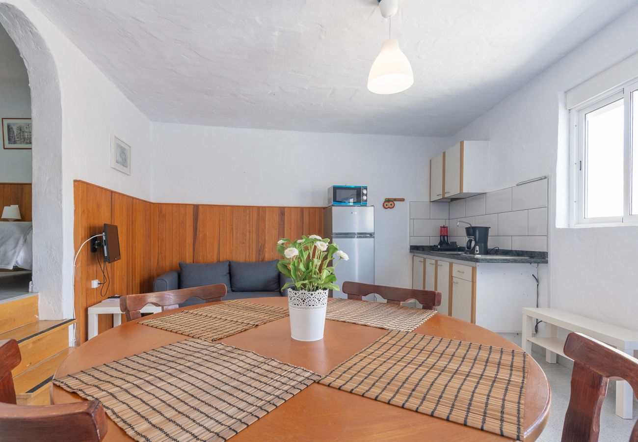 Rijhuis in San Bartolomé de Tirajana - GC0275 Vakantiehuis in Chira met gedeeld zwembad