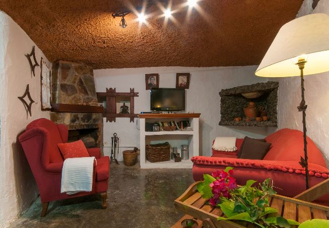 Lanthus i Moya -  GC0004 Mysig grottstuga och privat jacuzzi i Fontanales Lanthus i Moya -  GC0004 Mysig grottstuga och privat jacuzzi i Fontanales