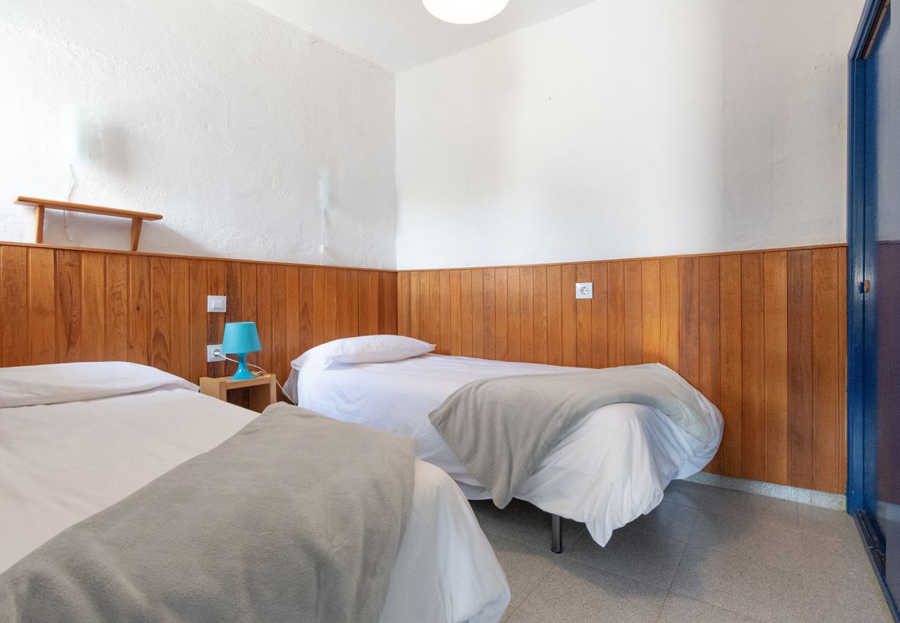 Radhus i San Bartolomé de Tirajana - GC0273 Semesterhus i Chira med delad pool